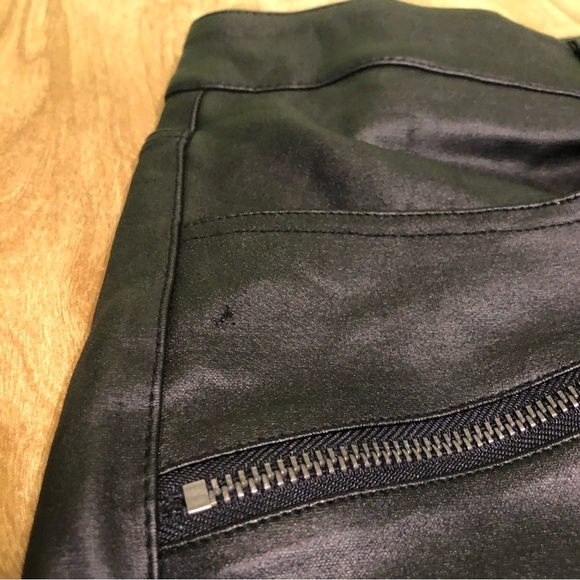 NWOT Torrid Faux Leather Black Pants Size 26 Biker Moto Stretch Ankle Zip PICS - Picture 7 of 12